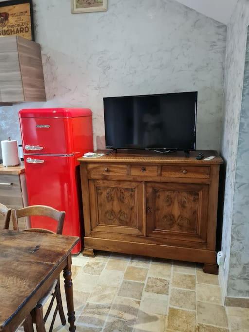 Petit Gite 18 Eme Tout Confort Saint-Germain-des-Fosses المظهر الخارجي الصورة